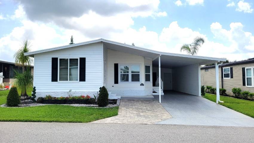 Lake Wales, FL Mobile Home for Sale located at 2319 Heron Drive Tower Lakes